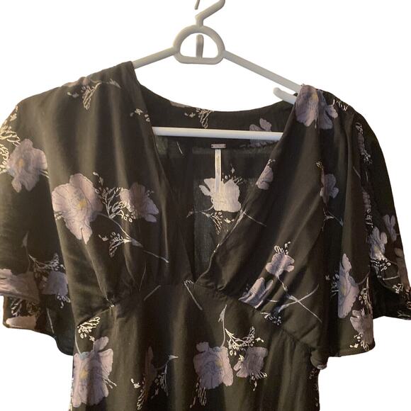 Free People Melanie Floral Deep V Neck Mini Dress Size 2 Flutter Sleeve - Picture 4 of 10